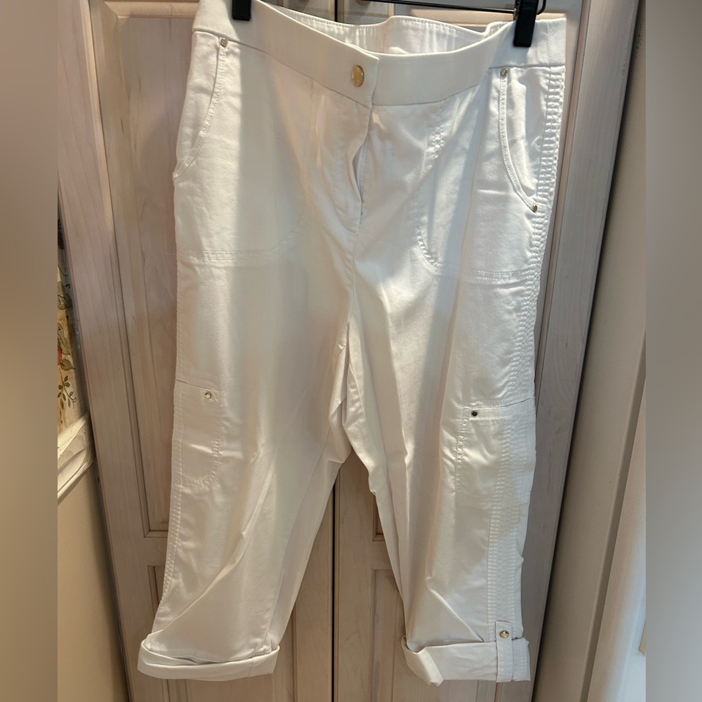 Chicos Womens Cropped Pants Solid White Cargo Poc… - image 1